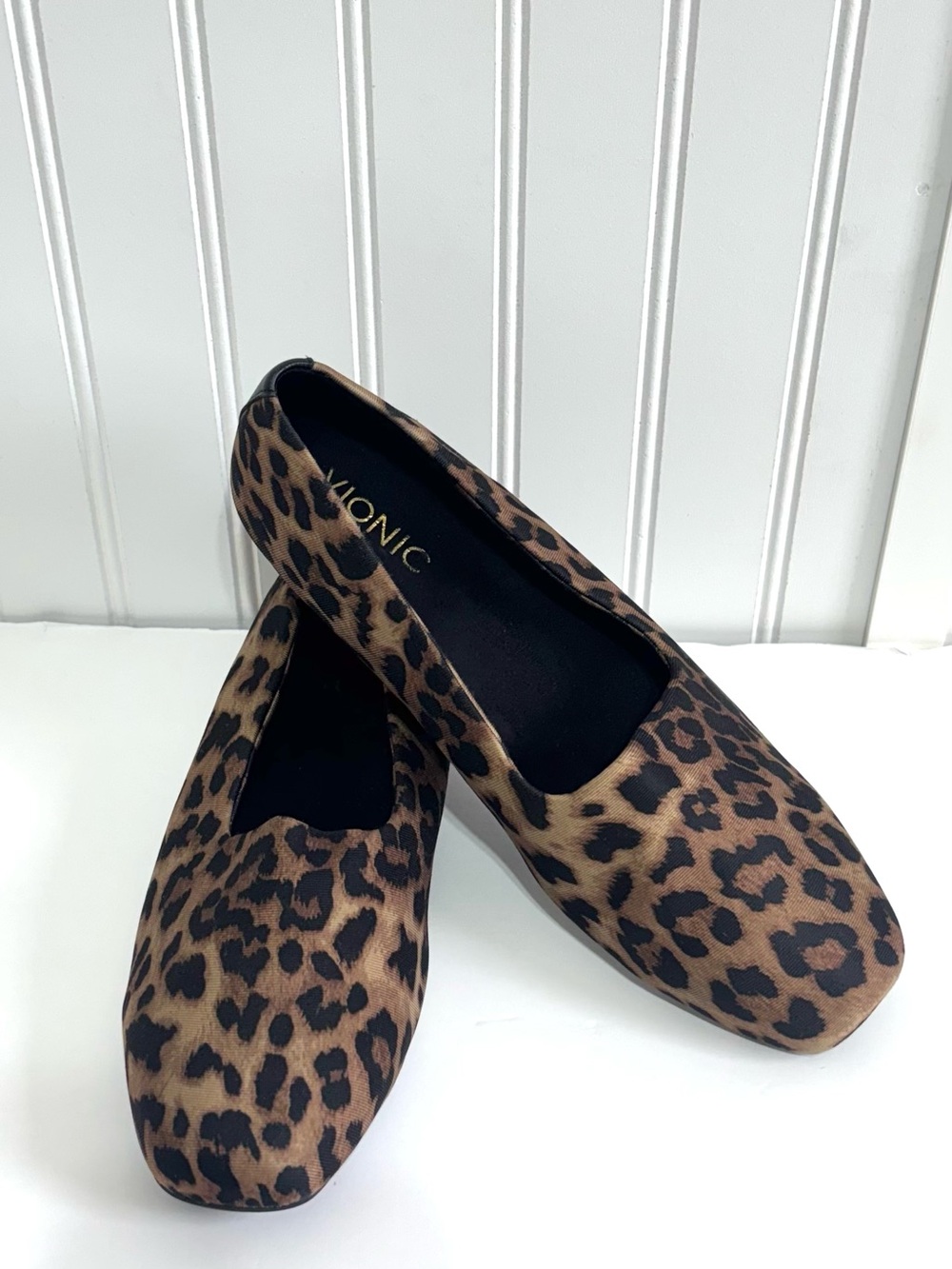 Vionic Powell Tan Leopard Demi Wedge Slip On Square Toe Shoes Loafers Size 9